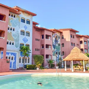 Selina Laguna Zone מלון